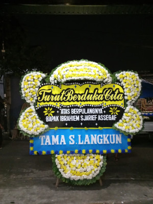 Papan Bunga Duka di Larangan Luwok